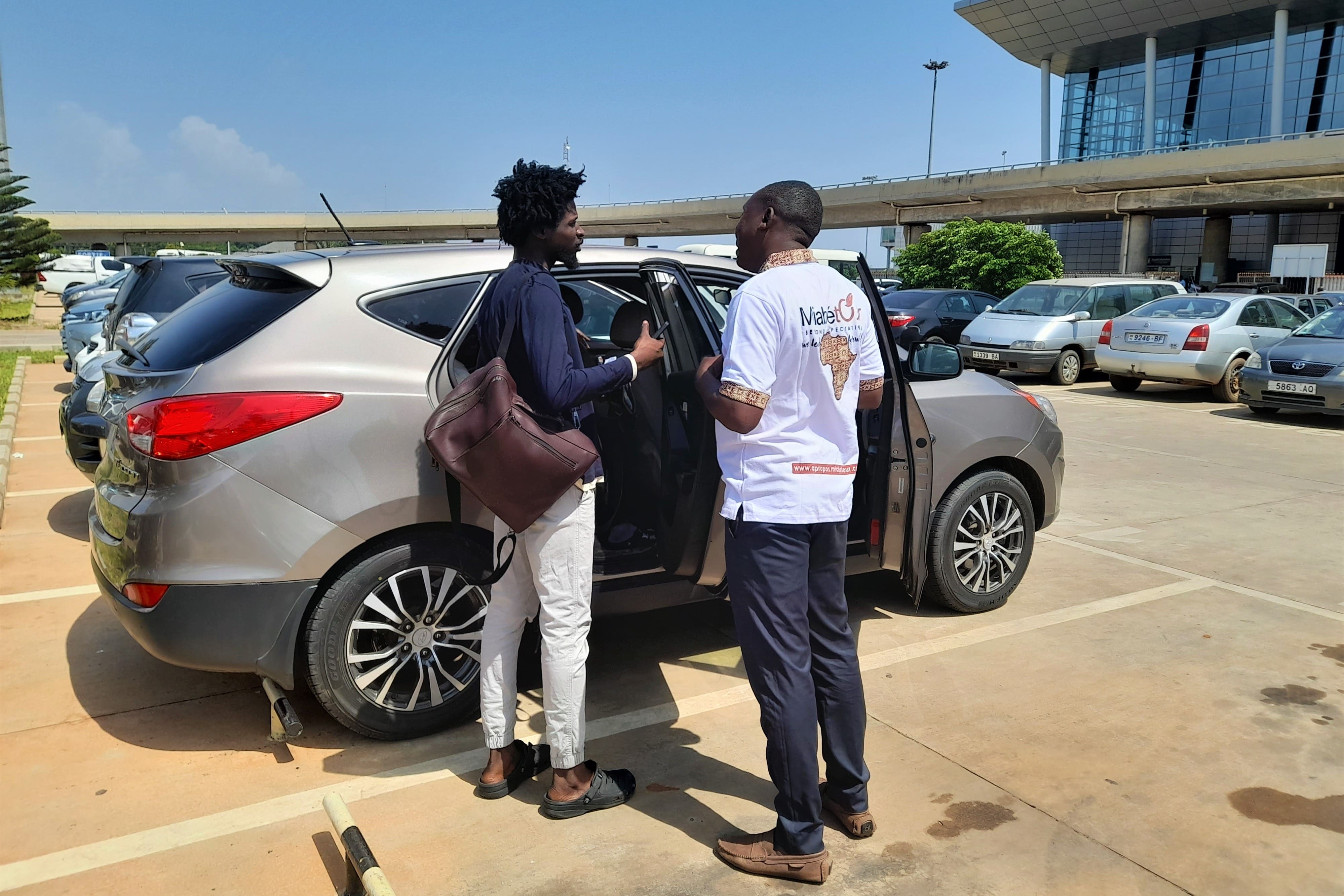 Chauffeur et voiture pour voyager seul au Togo, Bénin et au Ghana